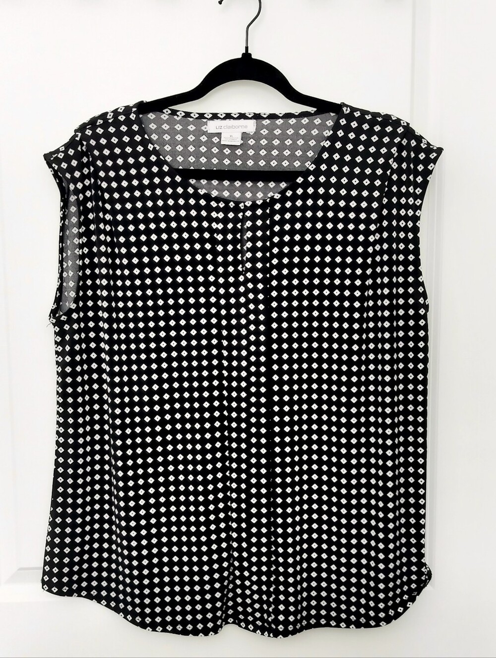 Liz Claiborne Women's XL Black & White Geometric Diamond Sleeveless Blouse
